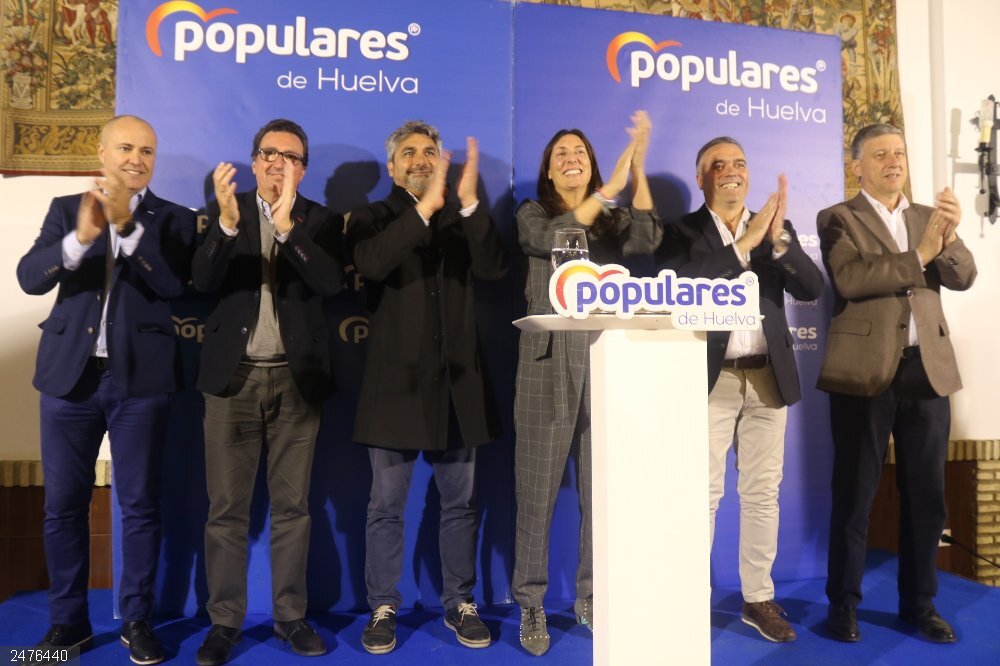 10N.- López resalta la campaña "en positivo" del PP tras "año y medio de desgobierno del PSOE" La secretaria general del PP-A, Loles López, en el acto de cierre de campaña del PP de Huelva.