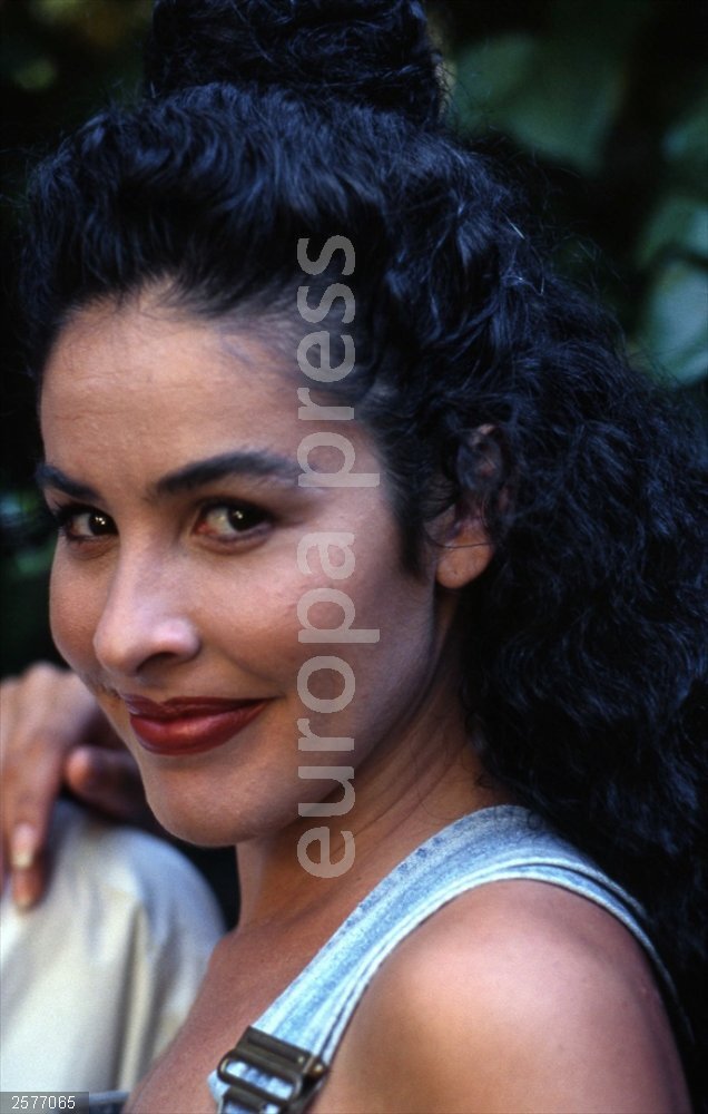 Very Iberian looking Spanish singer Anna María Agustí Flores from
