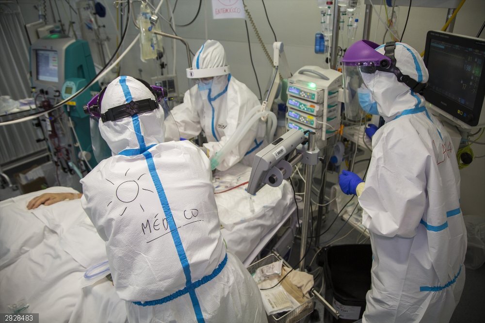 Coronavirus.- Fidelitis advierte de un posible desbordamiento de las UCI en las próximas semanas UCI de Valdecilla