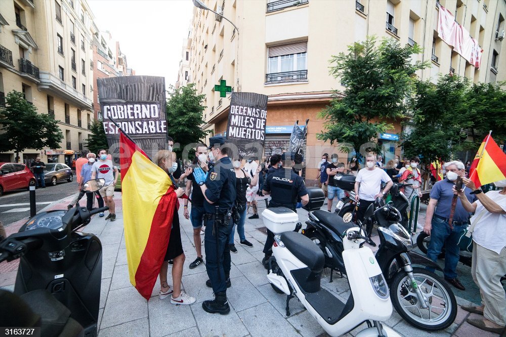 La Policía Nacional No Permite La Manifestación De Hogar Social Madrid