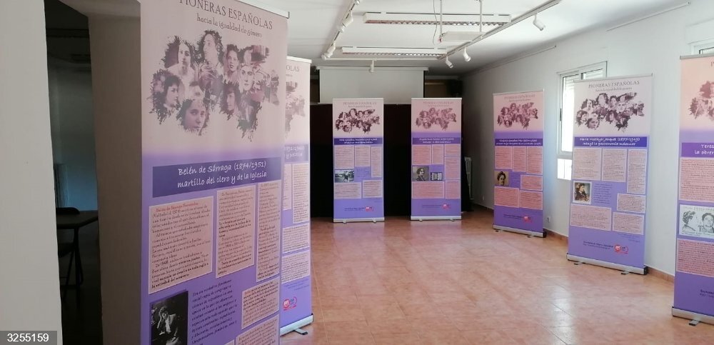 Exposición 'Pioneras Españolas. Hacia la Igualdad de Género' de UGT.