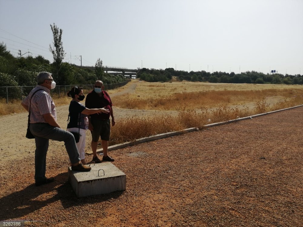 Córdoba.- El PSOE urge "la agilización" de la tercera intervención en el Parque de Levante Alicia Moya y José Rojas en Fátima.