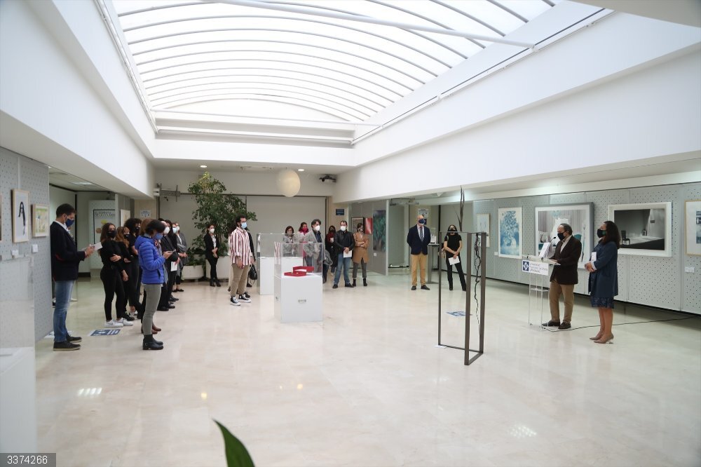 Universidad Francisco de Vitoria organiza una subasta benéfica para conseguir becas para alumnos afectados por el Covid Imagen de la subasta benéfica en la Universidad Francisco de Vitoria.