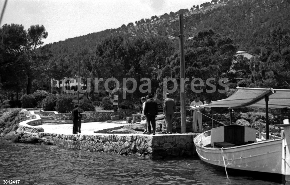 Alberto II de Bélgica y Paola Ruffo di Calabria celebran su Luna de ...