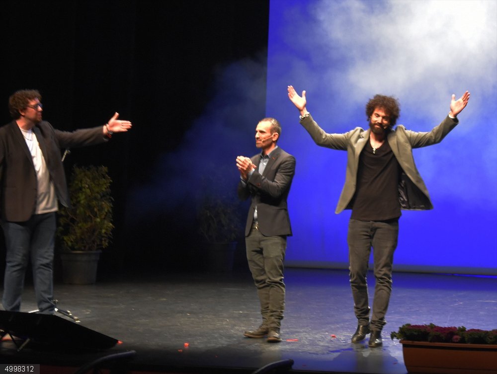 La comparsa Victoria y 'Trancas y Barrancas' abarrotan el Quijano de dando inicio al Carnaval de Ciudad Real La comparsa Victoria y 'Trancas y Barrancas' abarrotan el Quijano de dando inicio al Carnaval de Ciudad Real