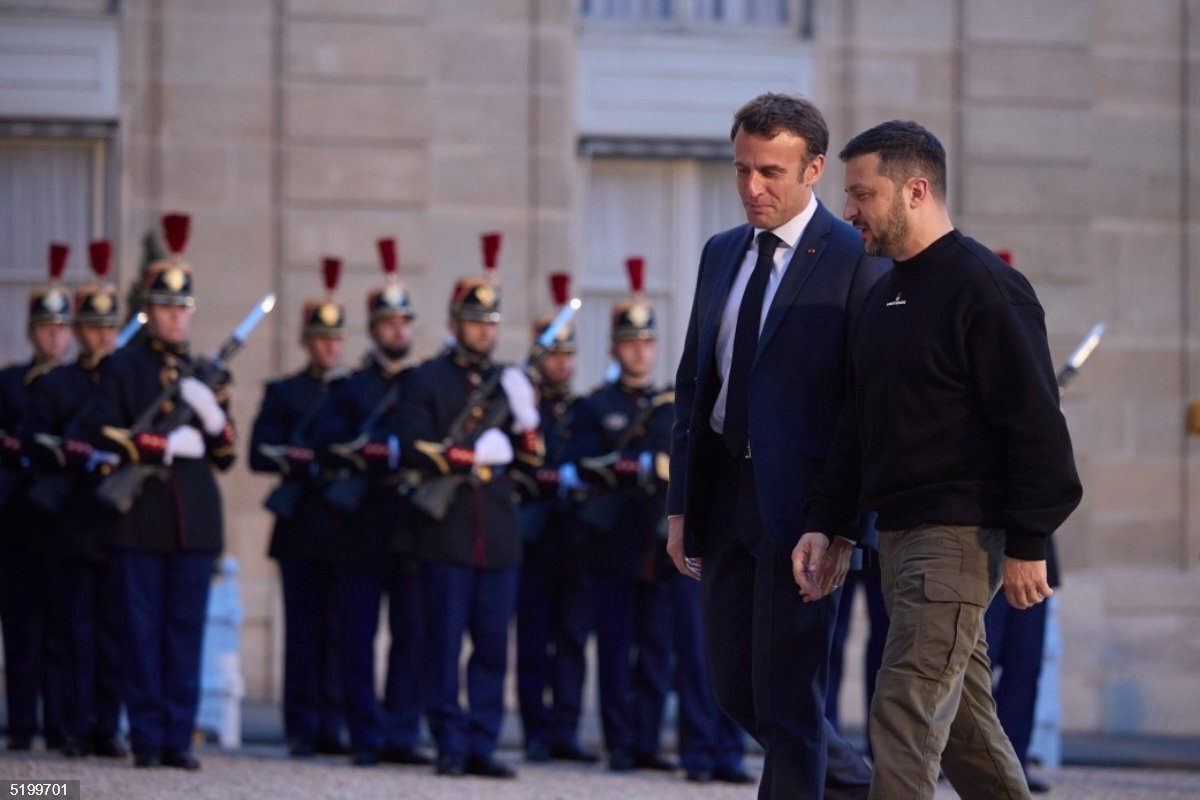 El presidente de Francia, Emmanuel Macron, y su homólogo ucraniano, Volodimir Zelenski - EUROPAPRESS