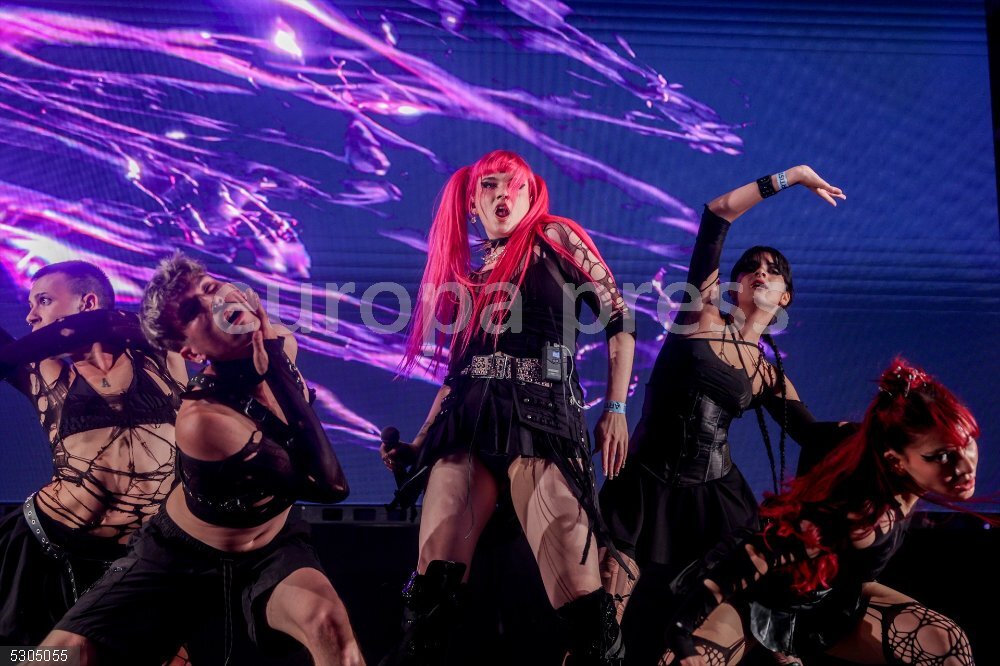 Rakky Ripper actúa en Callao dentro de MADO Madrid Orgullo 2023 La cantante Rakky Ripper durante una actuación por el MADO Madrid Orgullo 2023 en la Plaza de Callao, a 30 de junio de 2023, en Madrid (España). Raquel García conocida como Rakky Ripper es una cantante granadina pionera del hyperpop en España y cuyos temas mezclan el R&B, el trap y el reggaetón con el pop electrónico y los sonidos de los 2000.