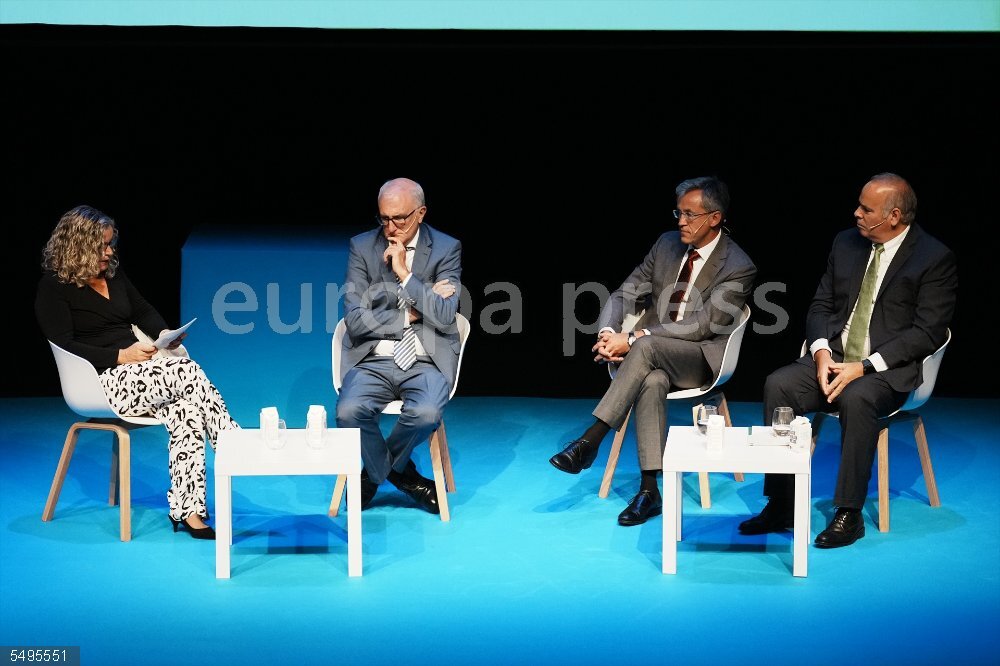 El Rey preside el acto del 40º Aniversario de la Confederación