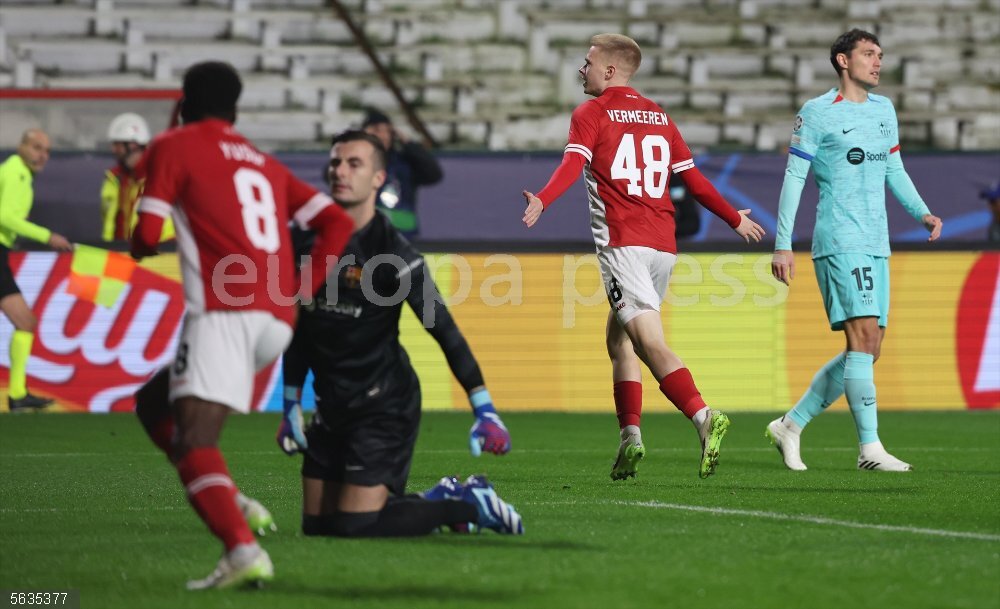 UEFA Champions League - Royal Antwerp FC vs FC Barcelona 13 December 2023, Belgium, Antwerp: Antwerp's Arthur Vermeeren celebrates scoring his side's first goal during the UEFA Champions League group H soccer match between Royal Antwerp FC and FC Barcelona at the BOSUIL Stadium. Photo: Virginie Lefour/Belga/dpa