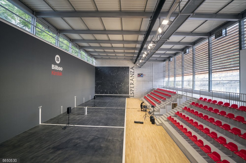 Bilbao acerca la pelota a niños y jóvenes de 8 a 15 años con cuatro jornadas de puertas abiertas en diciembre y enero Imagen del frontón de la Esperanza.