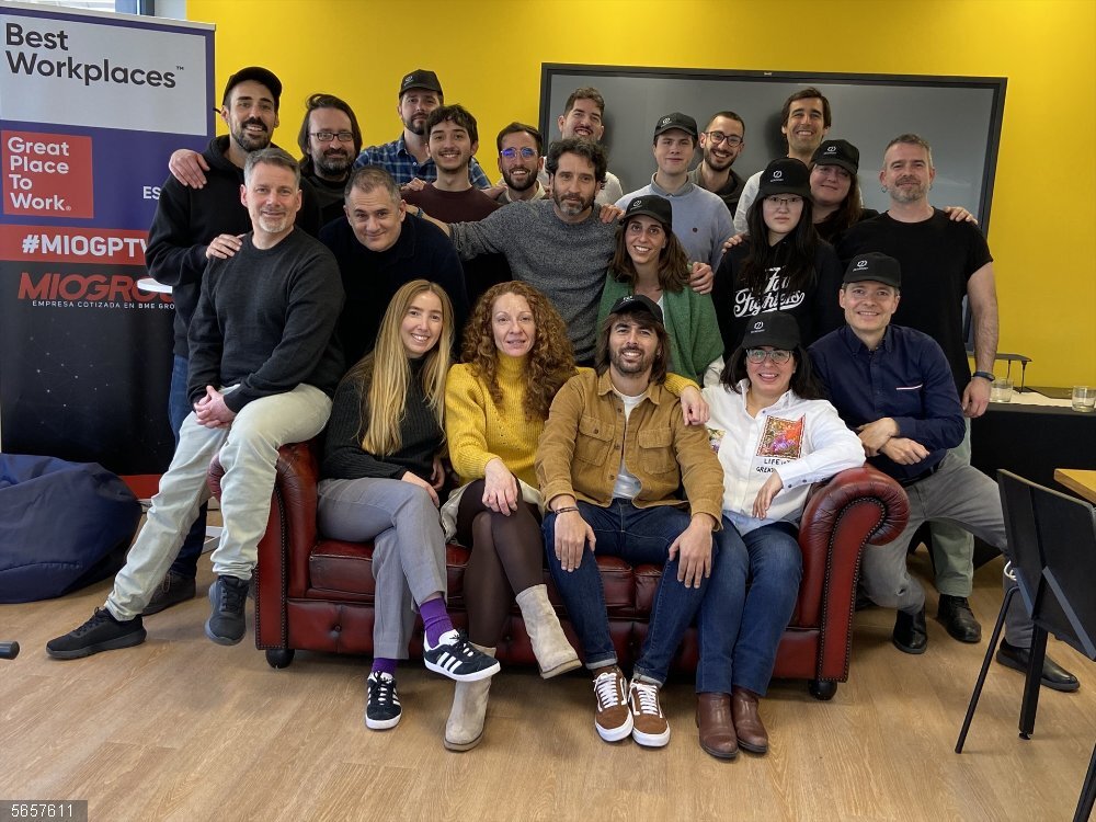 La consultora sobre IA Datarmony cerrará 2023 con una facturación de 1,3 millones El equipo de la consultora Datarmony