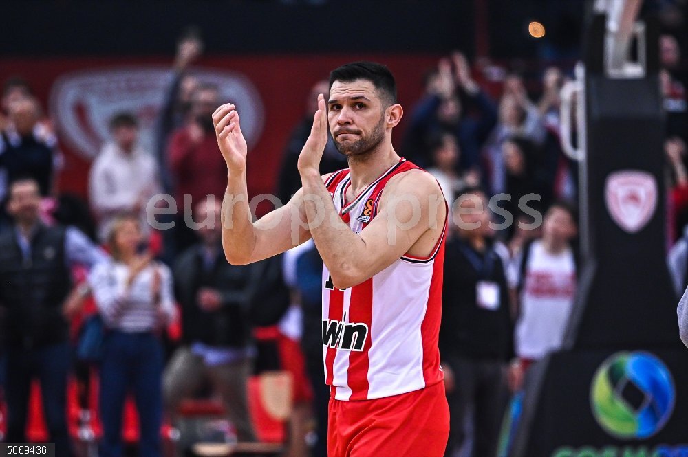 BASKETBALL - EUROLEAGUE - OLYMPIACOS PIRAEUS v MONACO Kostas Papanikolaou of Olympiacos Piraeus celebrating the victory after the Turkish Airlines EuroLeague basketball match between Olympiacos Piraeus and AS Monaco on January 4, 2024 at Peace and Friendship stadium in Piraeus, Greece - Photo Stefanos Kyriazis / LiveMedia / DPPI