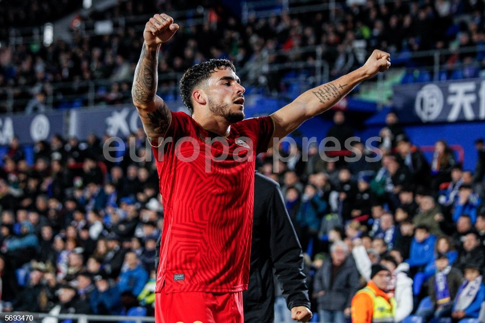 Isaac Romero of Sevilla FC acelebrates a goal during the Copa del Rey Round of 16 match between Getafe CF and Sevilla FC at Coliseum stadium on January 16, 2024 in Getafe, Madrid, Spain.