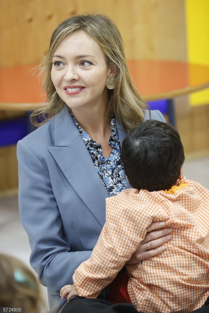 Fabiola García destaca el ahorro de "cientos de euros cada mes" para las familias por las escuelas infantiles gratuitas Fabiola García en una guardería