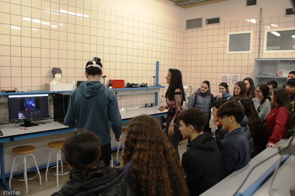 Más de 1.200 jóvenes participan en las Jornadas Preuniversitarias de la Escuela de Ingeniería de la US (Sevilla). Más de 1.200 jóvenes participan en las Jornadas Preuniversitarias de la Escuela de Ingeniería de la US (Sevilla).