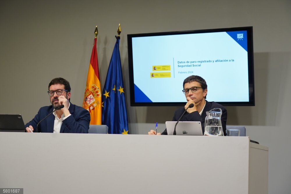 Economía.- (AMP) El Gobierno afirma que la reforma laboral "no pierde fuelle", tras un febrero "dinámico" en empleo Los secretarios de Estado de Trabajo, Joaquín Pérez Rey, y de Seguridad Social y Pensiones, Borja Suárez, en la presentación de los datos de paro registrado y de afiliación del mes de febrero de 2024. En Madrid, a 4 de marzod e 2024.