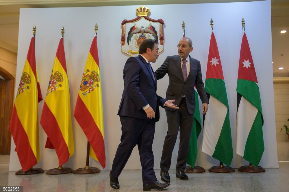 España y Jordania llaman a parar la guerra: Los palestinos tienen que "dejar de morir por las bombas y el hambre" El ministro de Asuntos Exteriores, Unión Europea y Cooperación, José Manuel Albares, y su homólogo jordano, Ayman Safadi, se reúnen en Amán