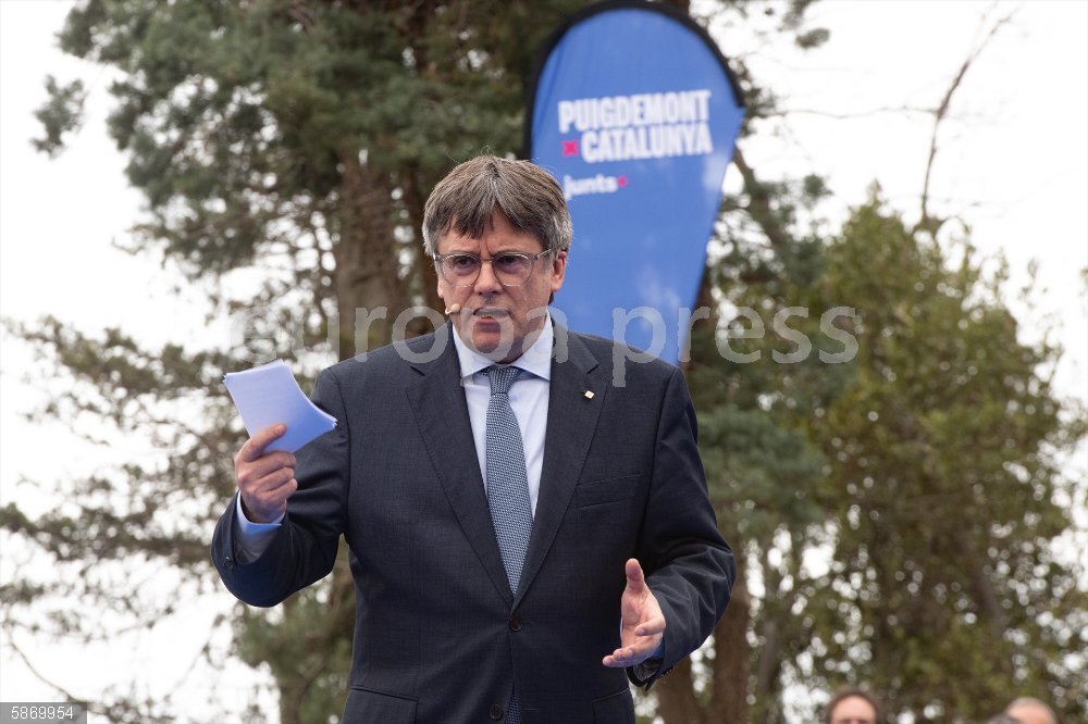 Puigdemont presenta en Francia a los candidatos de Junts para las elecciones catalanas El expresidente de la Generalitat y candidato de Junts a las elecciones catalanas, Carles Puigdemont, interviene durante un acto de Junts+, a 6 de abril de 2024, en Elna (Francia). Durante el encuentro, Puigdemont ha presentado los nombres de la candidatura de su partido, Junts+, a las elecciones autonómicas que tendrán lugar en Cataluña el próximo 12 de mayo.