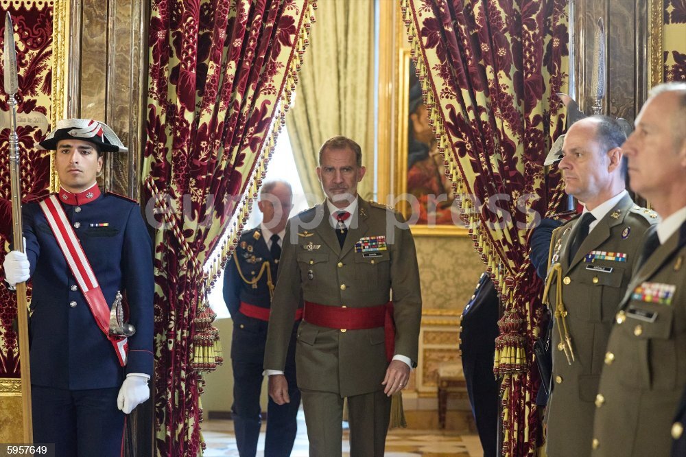 Division Rey El Rey recibe en audiencia a un grupo de Generales de División ...