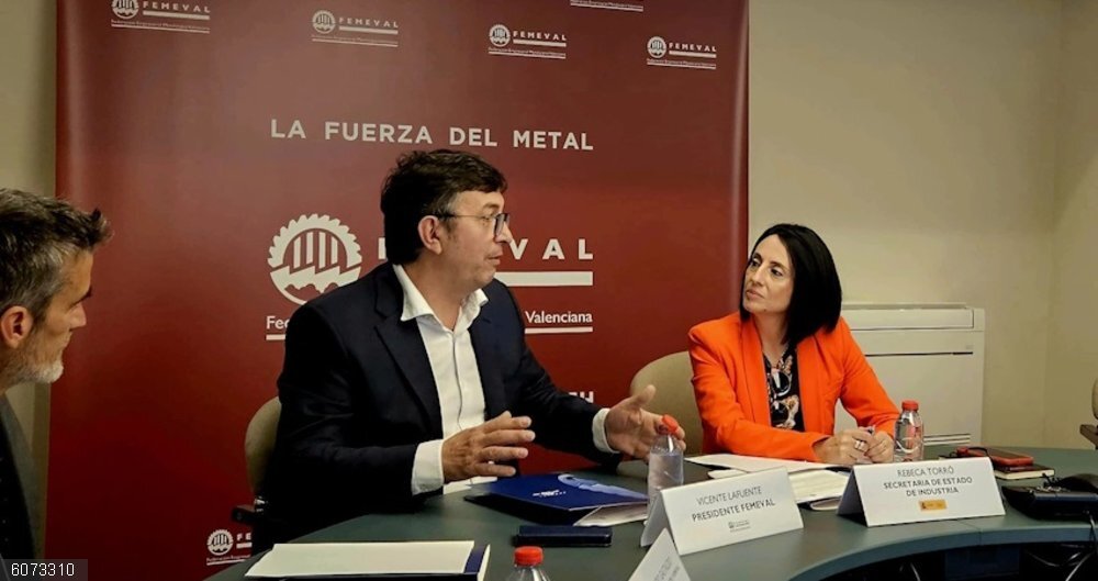 Femeval traslada al Gobierno que debe mejorar las condiciones de joyeros, ascensoristas y otros sectores El presidente de FEMEVAL, Vicente Lafuente, ha trasladado a la secretaria de Estado de Industria, Rebeca Torró, vías de actuación que considera prioritarias para favorecer el crecimiento y competitividad del sector metal valenciano
