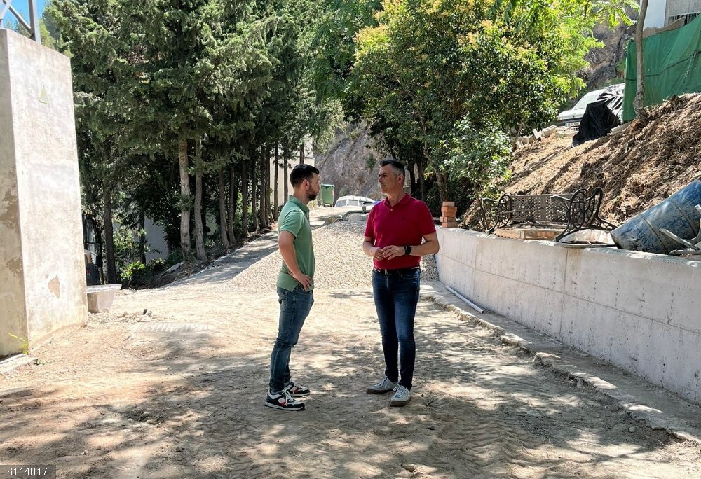 Jaén.-MásJaén.- La Diputación aporta 46.000 euros a la mejora de distintas vías del casco urbano de La Iruela Visita obras en La Iruela.