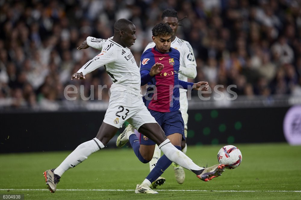 CĐV Real đòi tống cổ 1 cầu thủ sau thảm bại trước Barca 3 Spain Primera Division - Real Madrid vs FC Barcelona - EUROPAPRESS