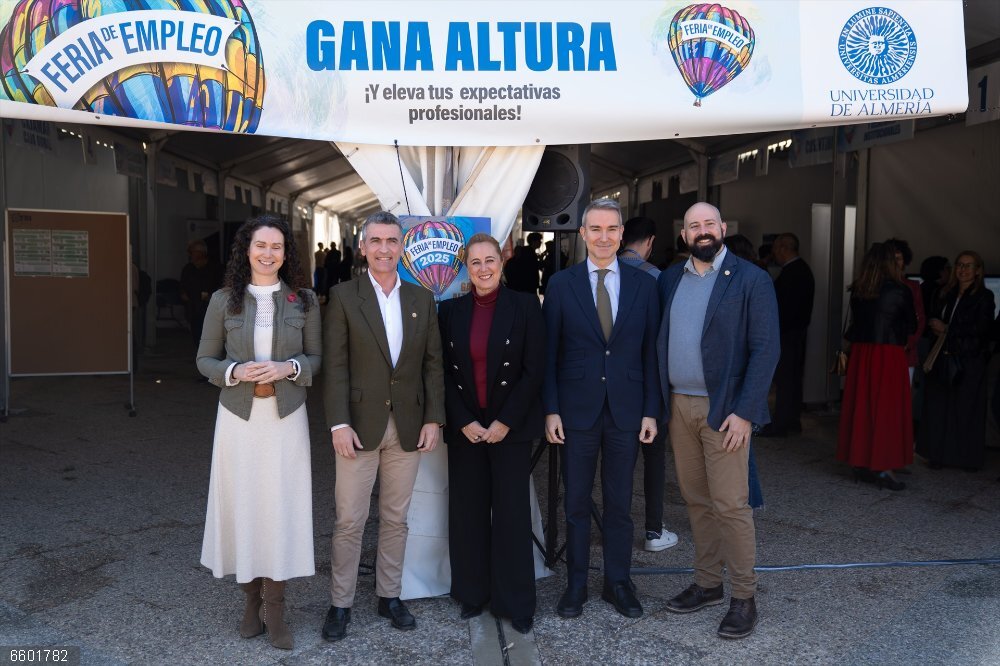 Almería.-Diputación.-Casi 60 empresas ofrecen prácticas y contratos de trabajo en la Feria de Empleo de la UAL Inauguración de la Feria del Empleo de la UAL.