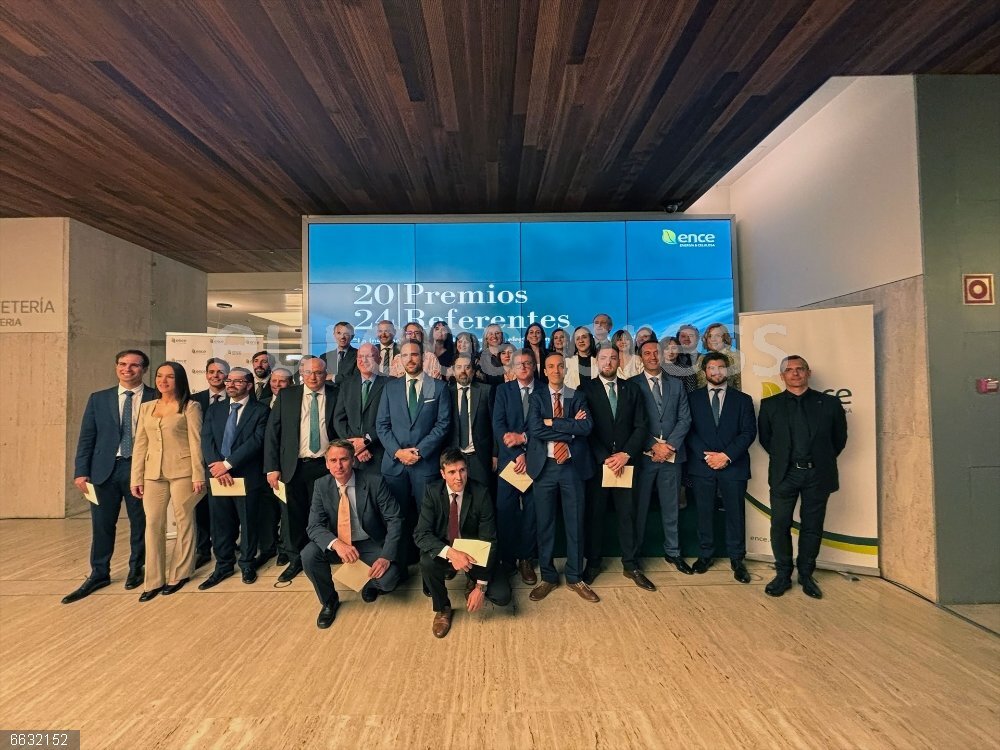 Economía.- Ence celebra la VIII edición de los Premios Referentes para visualizar el talento interno Los empleados premiados en la VIII edición de los Premios Referentes de Ence.
