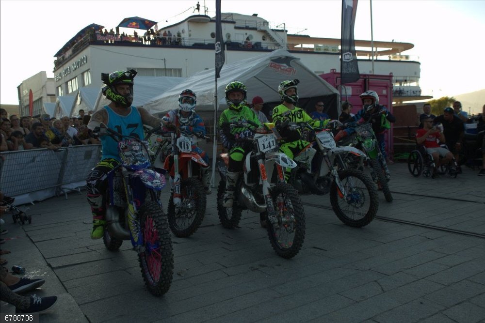 Dani Torres, Pedro Moreno o Diogo Ribeiro, entre los pilotos confirmados para el FMX de O Marisquiño 2025 El Freestyle Motocross vuelve al festival O Marisquiño en 2025, con pilotos como Dani Torres, Pedro Moreno o Diogo Ribeiro, entre otros.
