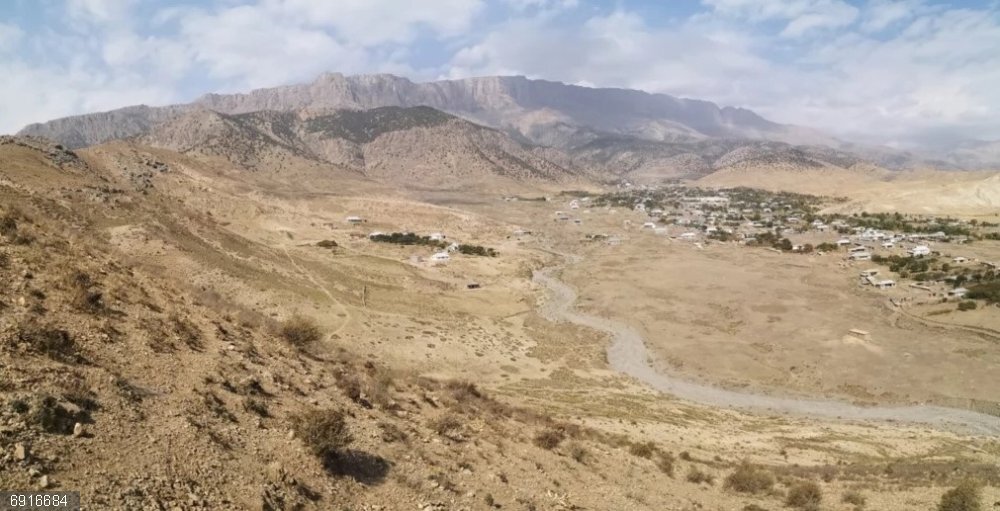 Uzbekistán desafía teorías sobre los orígenes de la agricultura Vista del valle de Surkhandarya, donde se encuentra la cueva Toda, en el sur de Uzbekistán.