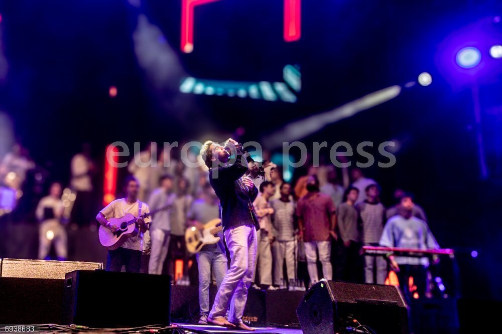 Hakuna Group actúa en Rivas Vaciamadrid (Madrid) Hakuna Group en el Auditorio Miguel Ríos, a 6 de septiembre de 2025, en Rivas Vaciamadrid, Madrid (España). La banda musical católica Hakuna Group, formada por un grupo de jóvenes que se conocieron en la Jornada Mundial de la Juventud de Río de Janeiro, que tuvo lugar en 2013. En 2024 llenaron el Movistar Arena de Madrid, y este concierto se sitúa en el más grande de su historia.