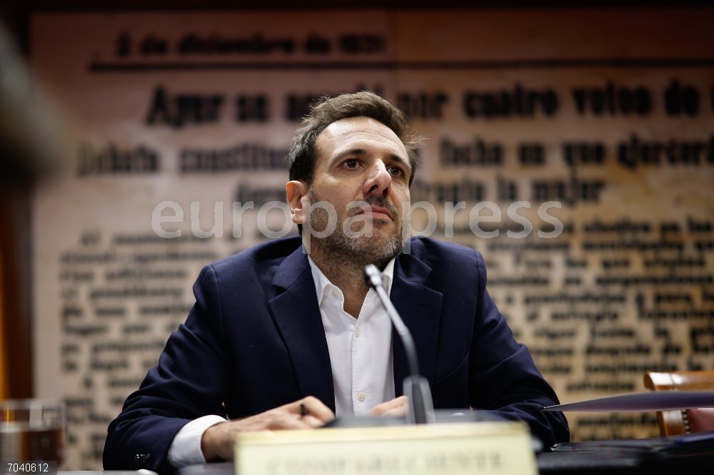 Varios miembros de la Confederación Hidrográfica del Júcar comparecen en la Comisión del Senado sobre la dana El jefe del Servicio del Sistema Automático de Información Hidrológica (SAIH) de la Confederación Hidrográfica del Júcar, Ignacio Valero Garcés, comparece en el Senado, a 20 de octubre de 2025, en Madrid (España). La comparecencia se enmarca en la Comisión de Investigación sobre la dana del pasado 29 de octubre de 2024.