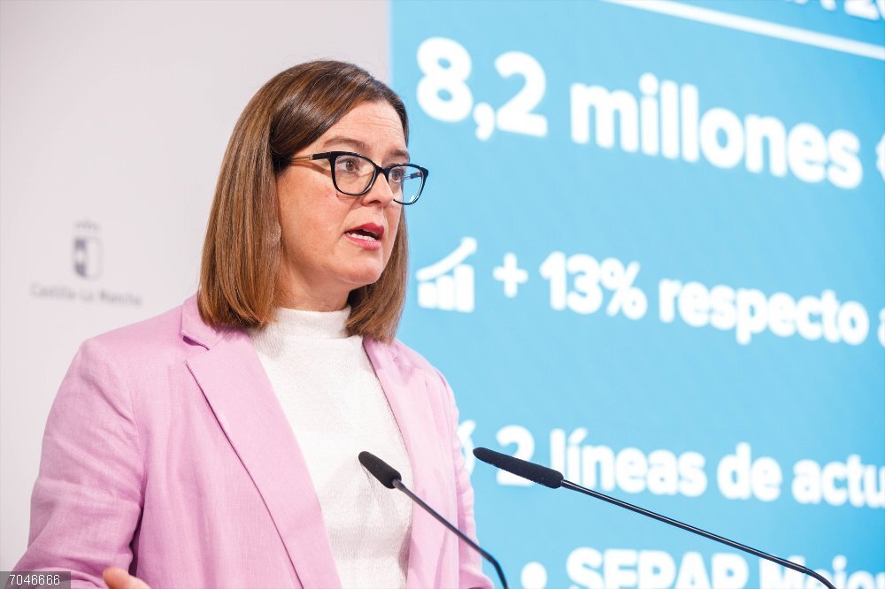 Castilla-La Mancha amplía las ayudas para libros de texto y comedor escolar para garantizar una mayor equidad La consejera Portavoz del Ejecutivo Autonómico, Esther Padilla.