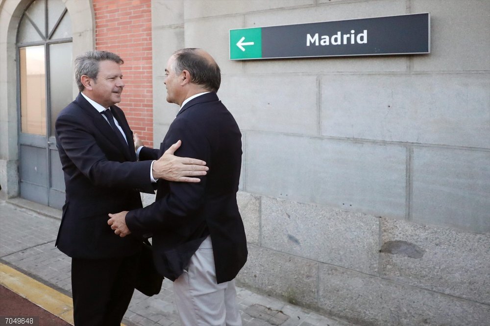 Ministerio aumentará su actuación en proyecto del AVE Talavera para mejorar permeabilidad de la integración ferroviaria El secretario de Estado de Transportes y Movilidad Sostenible, José Antonio Santano, y el alcalde de Talavera, José Julián Gregorio.