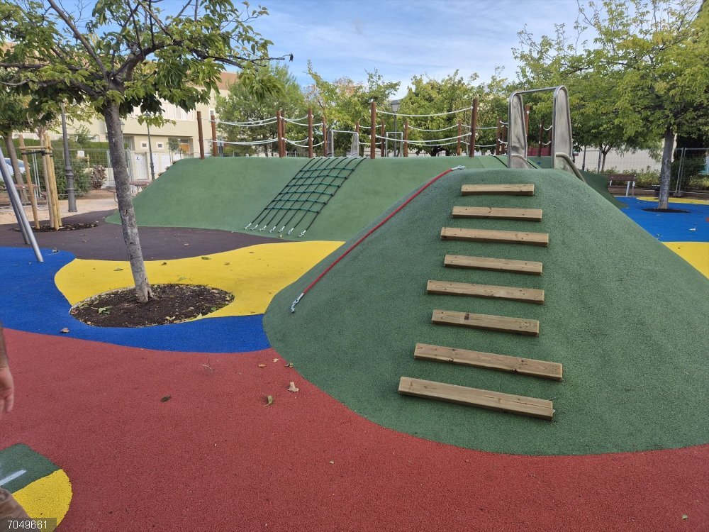 Valencia.- Culmina la remodelación del área de juegos infantiles del jardín Senent Ibáñez en Massarrojos El Ayuntamiento de València culmina la remodelación del área de juegos infantiles del Jardín Senent Ibáñez en Massarrojos