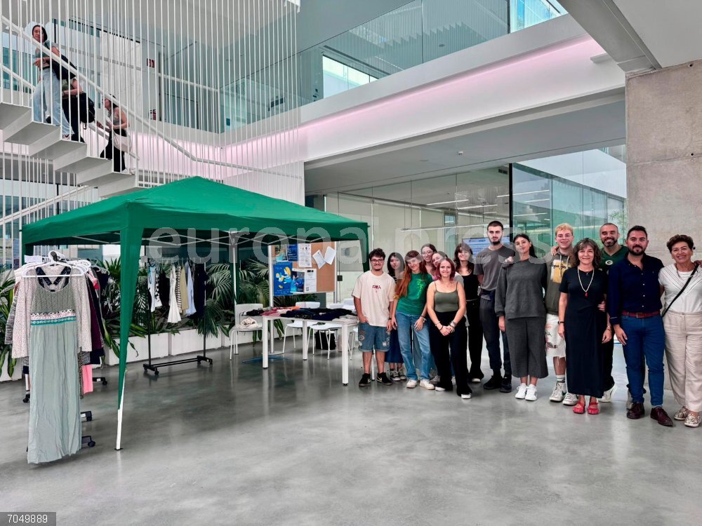 Málaga.- Facultad de Psicología impulsa un proyecto para potenciar economía circular, la comunidad y el reciclaje textil Facultad de Psicología de la Universidad de Málaga impulsa un proyecto para potenciar la comunidad, economía circular y reciclaje textil.