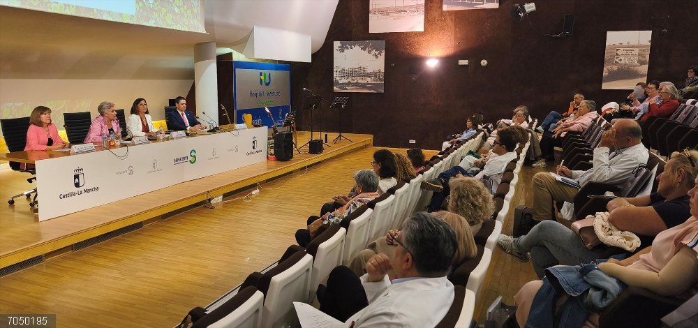 C-LM reconoce el trabajo del Comité Multidisciplinar de Cáncer de Mama de Guadalajara creado hace 25 años Jornada de Puertas Abiertas del Cáncer de Mama que se celebra en el Hospital de Guadalajara.