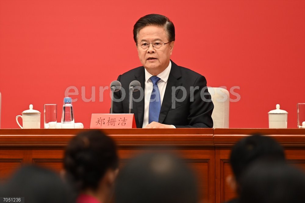 China's Fourth Plenum in Beijing 24 October 2025, China, Beijing: Zheng Shanjie, chairman of China's National Development and Reform Commission, speaks at a press conference of the Central Committee of the Chinese People's Congress. The Chinese Communist Party had previously concluded its Fourth Plenum, a multi-day meeting during which the upcoming five-year plan was discussed. Photo: Johannes Neudecker/dpa