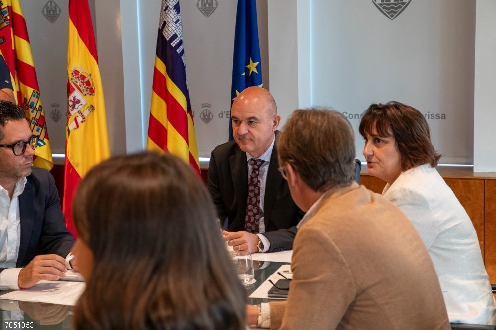 El Govern aporta 5 millones de euros para personas y empresas de Ibiza afectadas por las Danas Estarellas en el Consejo de Alcaldes de Ibiza