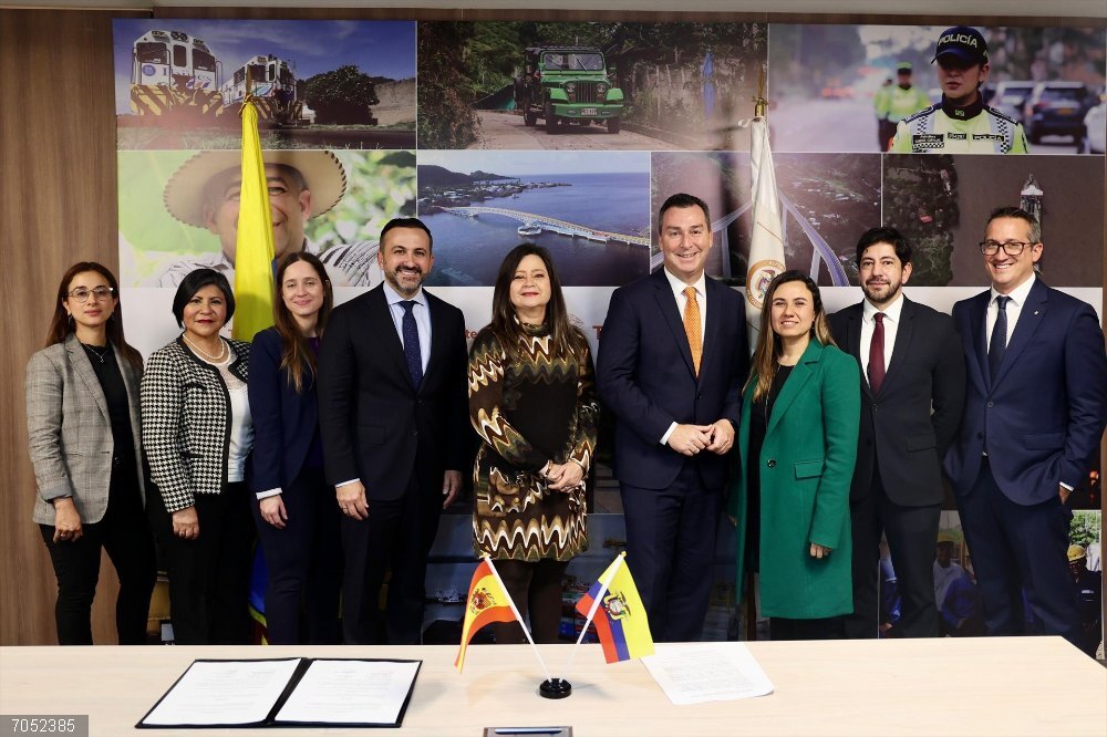 Colombia.- Puertos del Estado de España firma un acuerdo con Colombia para impulsar la colaboración entre ambos países Momento de la firma del acuerdo entre Puertos del Estado y el Ministerio de Transportes de Colombia