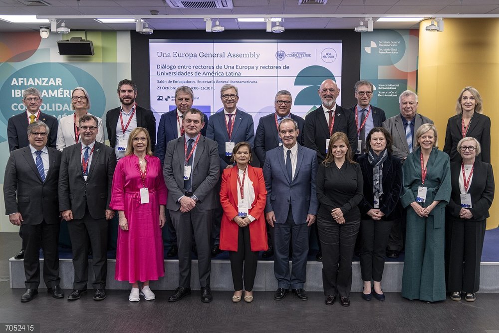 Rectores de universidades europeas y latinoamericanas avanzan en la UCM hacia una alianza estratégica en Educación Rectores de universidades europeas y latinoamericanas avanzan, en la Complutense de Madrid, hacia una alianza estratégica por la educación, la ciencia y la innovación