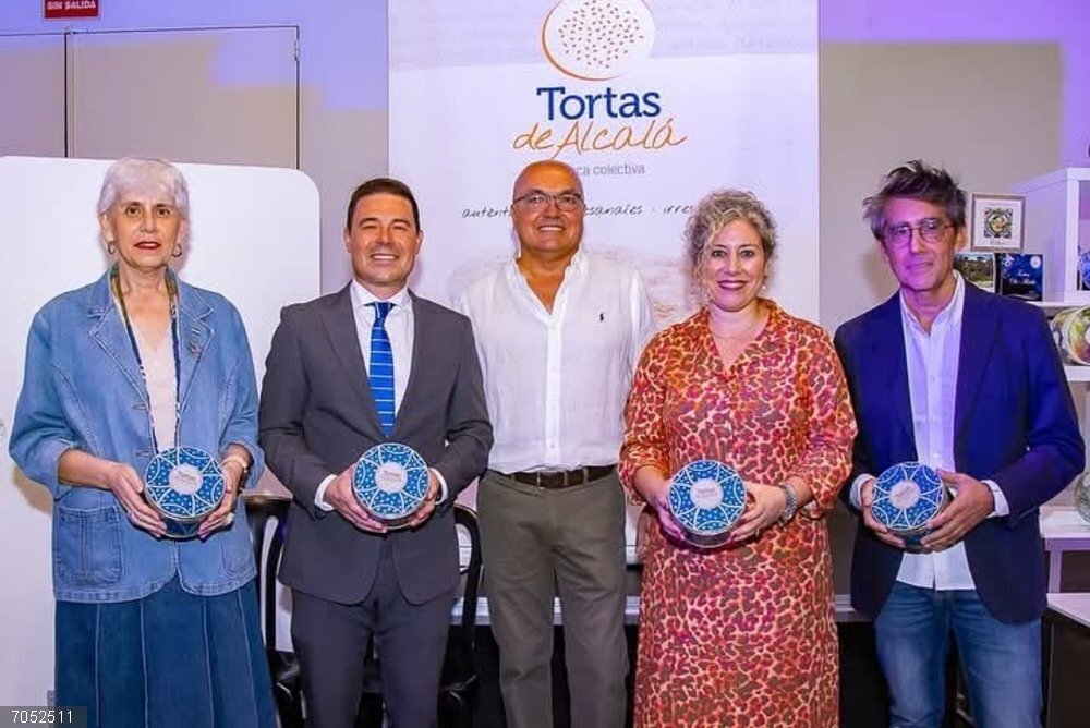 Acto de presentación del nuevo diseño de las latas de las Tortas de Alcalá Acto de presentación del nuevo diseño de las latas de las Tortas de Alcalá