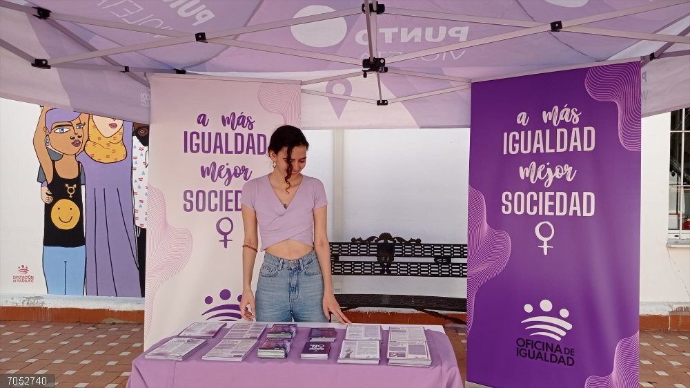Una encuesta de la Diputación de Badajoz ahondará en la percepción de la ciudadanía de la igualdad de género Punto violeta de la Diputación de Badajoz.