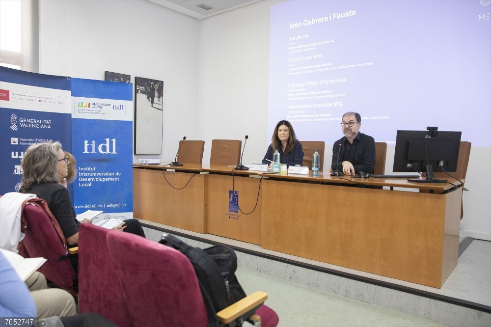 Una jornada en la UJI analiza los retos y oportunidades de la vivienda en los territorios rurales Una jornada en la UJI analiza los retos y oportunidades de la vivienda en los territorios rurales