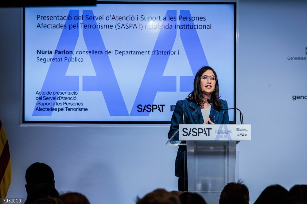 Parlon destaca el nuevo servicio a víctimas de terrorismo para "escucharlas y acompañarlas" La consellera de Interior y Seguridad Pública, Núria Parlon, en la presentación del Servei d'Atenció i Suport a les Persones Afectades pel Terrorisme (SASPAT)