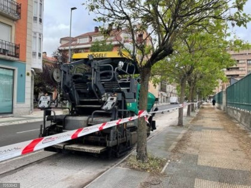 El Ayuntamiento de Vitoria-Gasteiz destina 250.000 euros a una nueva campaña de reparación de firmes en varios barrios Asfaltado de calles en Vitoria-Gasteiz