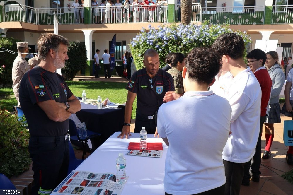 Málaga.- Bomberos de Mijas acercan su labor diaria a los jóvenes a través de una jornada de orientación educativa Bomberos de Mijas acercan su labor diaria a los jóvenes a través de una jornada de orientación educativa