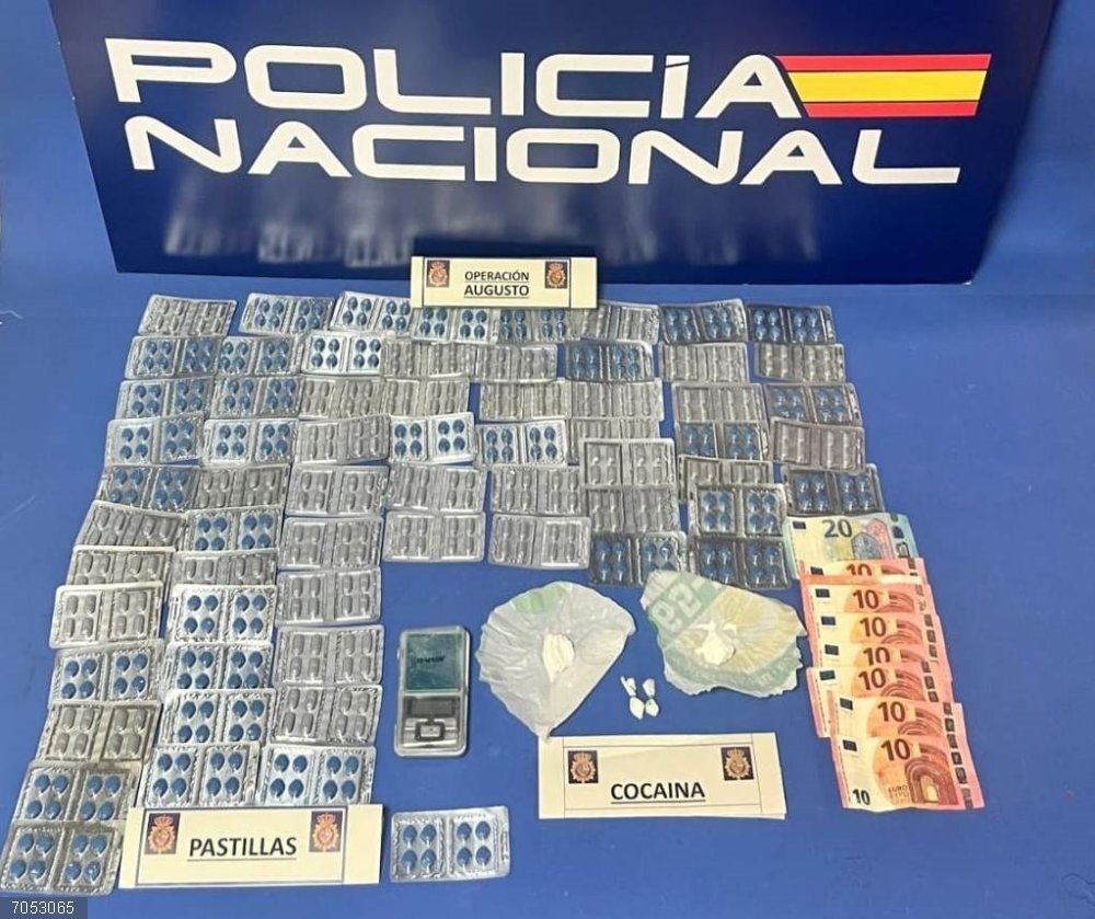Sucesos.- Un detenido, 24 gramos de cocaína y más de 500 pastillas de viagra en una operación antidroga en Burgos Droga incautada en la operación 'Augusto' desarrollada en Burgos.