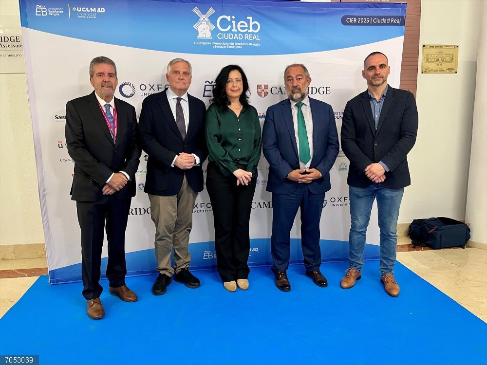 La UCLM acoge la cumbre internacional de enseñanza bilingüe y lenguas extranjeras con 350 participantes La UCLM acoge la cumbre internacional de enseñanza bilingüe y lenguas extranjeras con 350 participantes