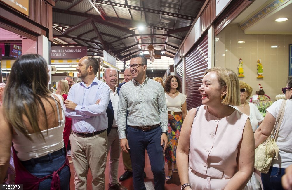 Valencia.- La Diputació vende 95.000 bonos comercio dana para gastar en 26 municipios de la zona cero El bono de la Diputación inyecta 10 millones de euros en los comercios locales más afectados por la Dana